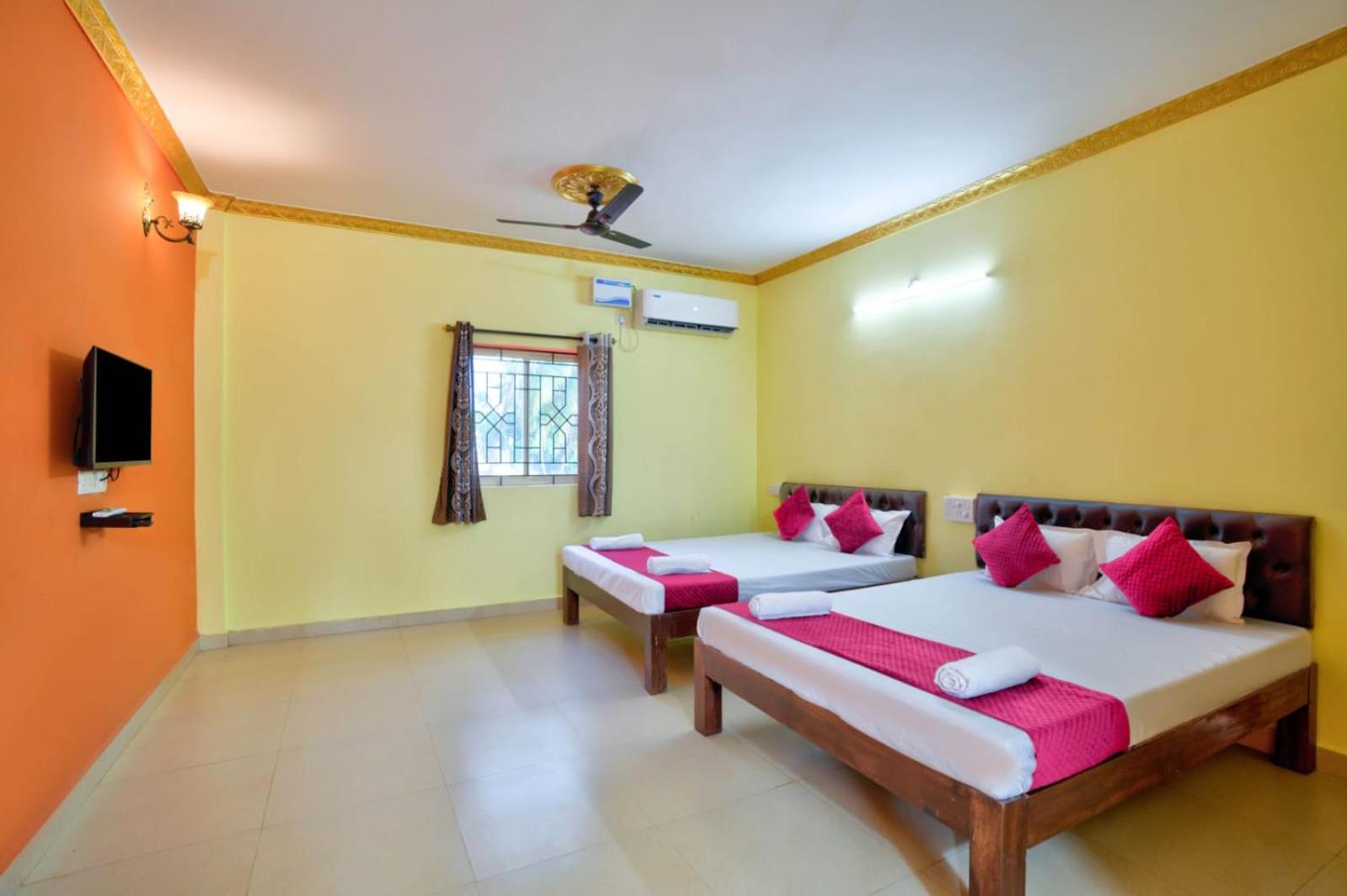 Hotel Savita Calangute Habitación foto